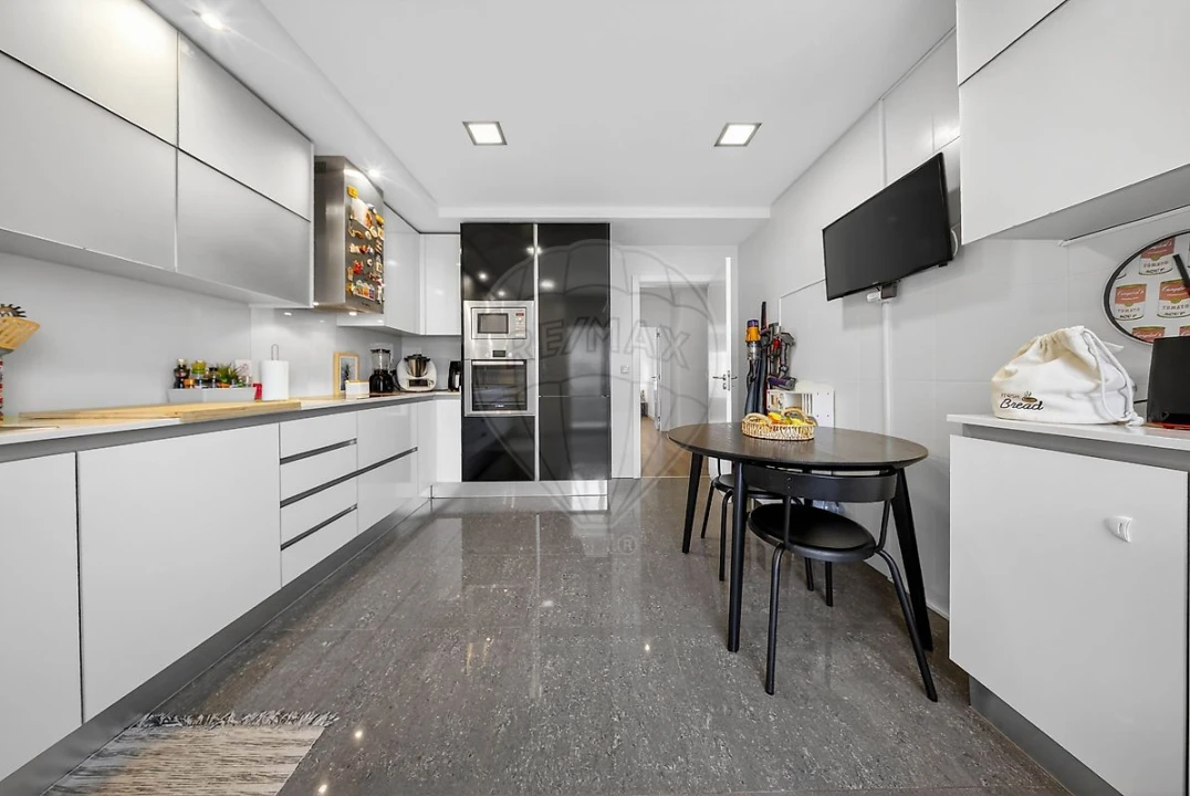 Apartamento T2 para Venda em Santa Maria, São Pedro e Matacães Foto 8