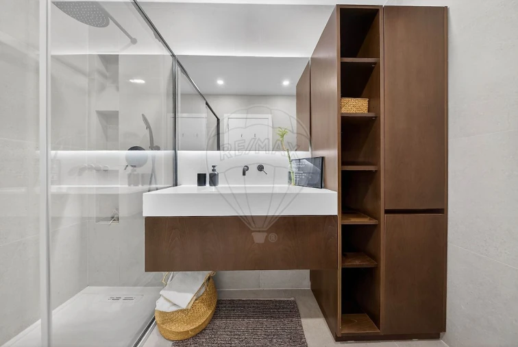 Apartamento T2 para Venda em Santa Maria, São Pedro e Matacães Foto 4