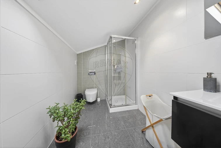 Apartamento T2 para Venda em Santa Maria, São Pedro e Matacães Foto 21