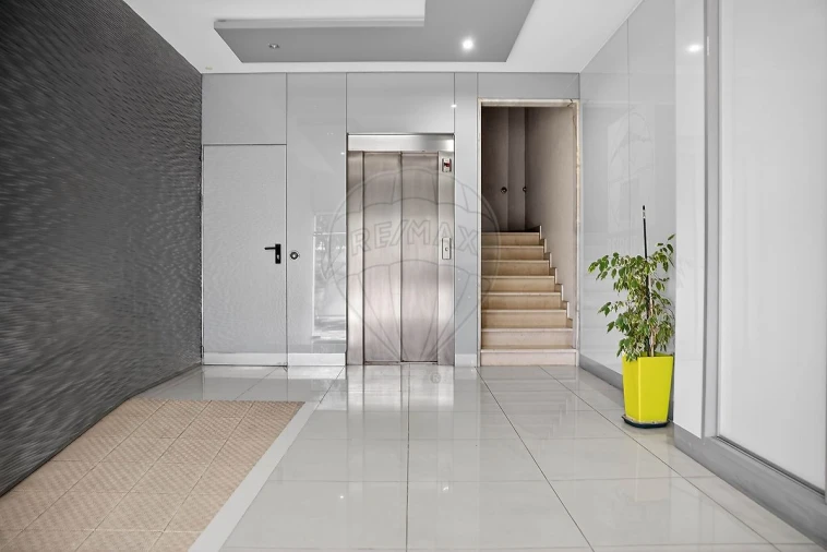 Apartamento T2 para Venda em Santa Maria, São Pedro e Matacães Foto 31