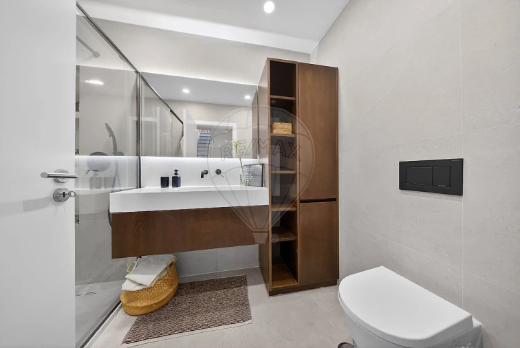 Apartamento T2 para Venda em Santa Maria, São Pedro e Matacães Foto 1