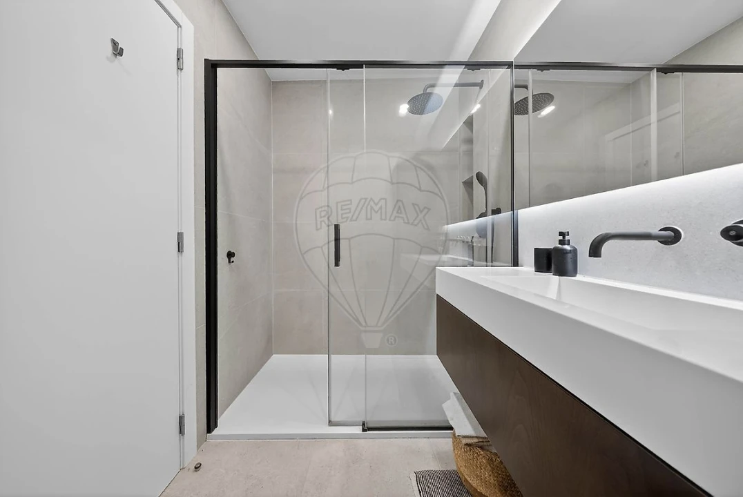 Apartamento T2 para Venda em Santa Maria, São Pedro e Matacães Foto 2