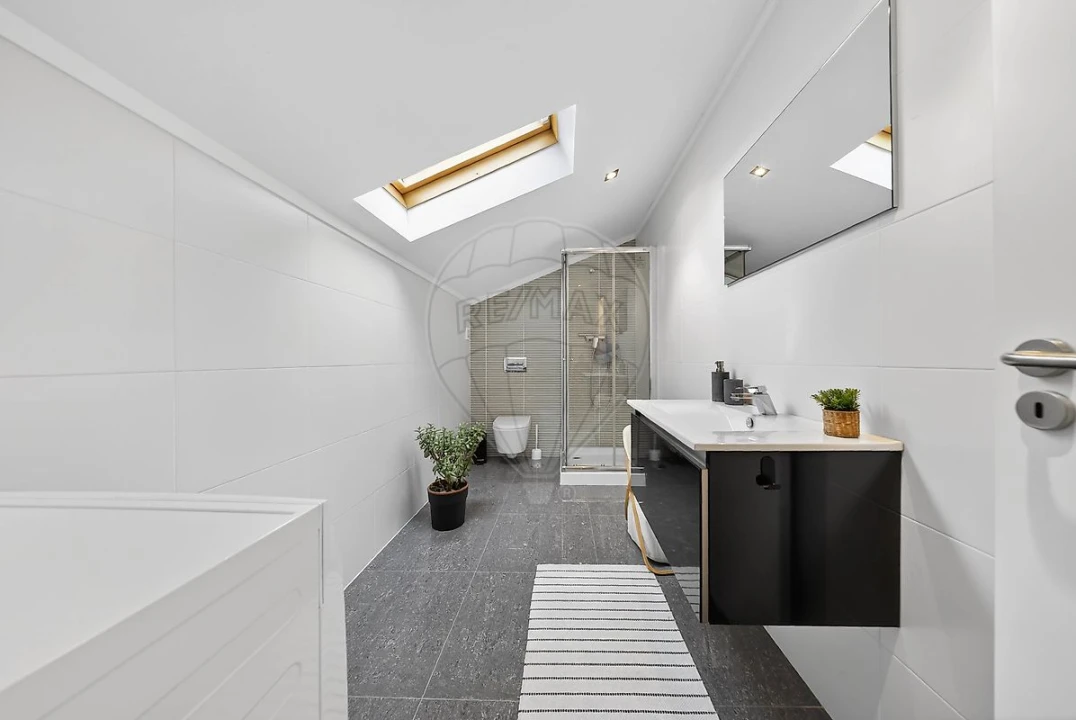 Apartamento T2 para Venda em Santa Maria, São Pedro e Matacães Foto 18