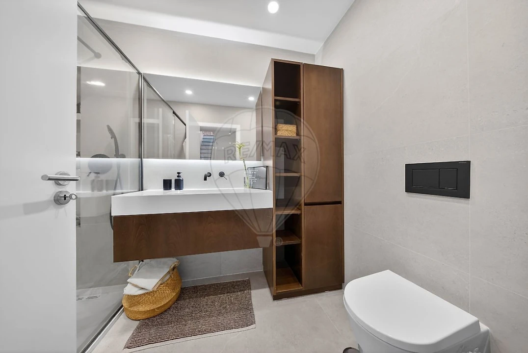 Apartamento T2 para Venda em Santa Maria, São Pedro e Matacães Foto 1