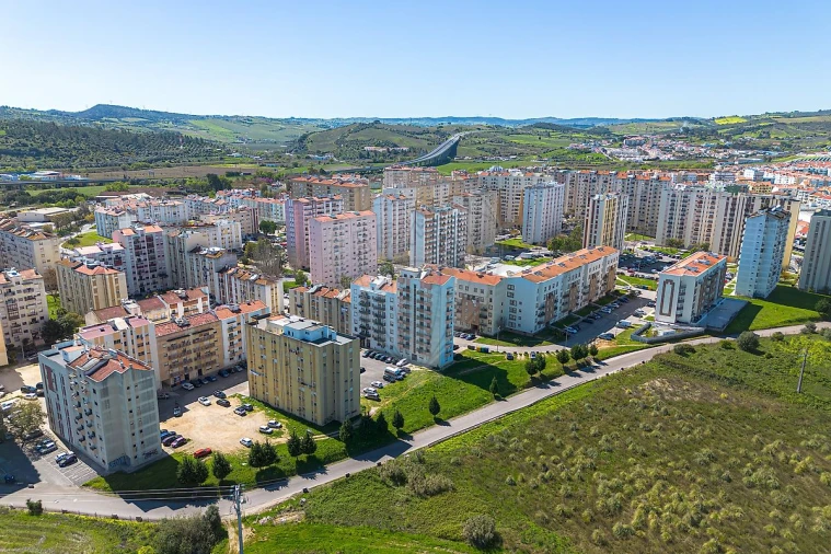 Terreno para Venda em Carregado e Cadafais