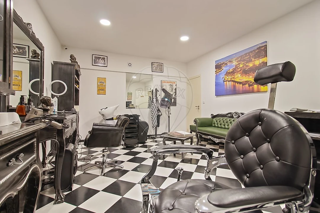 Negócio para Venda em São Mamede de Infesta e Senhora da Hora Foto 5