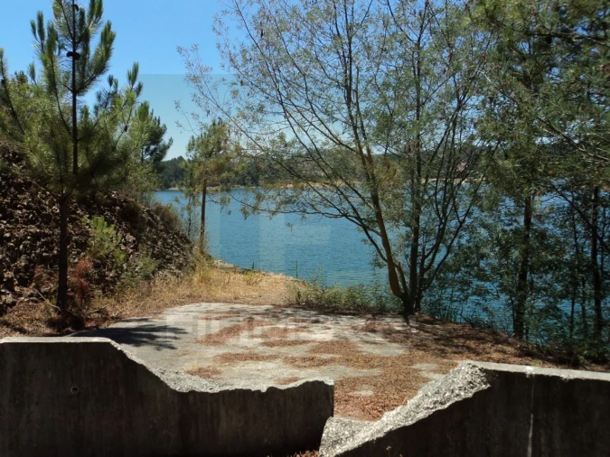 Terreno para Venda em Vila de Rei Foto 2