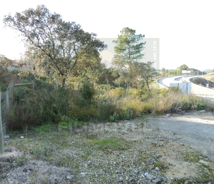 Terreno para Venda em Carregueiros Foto 1