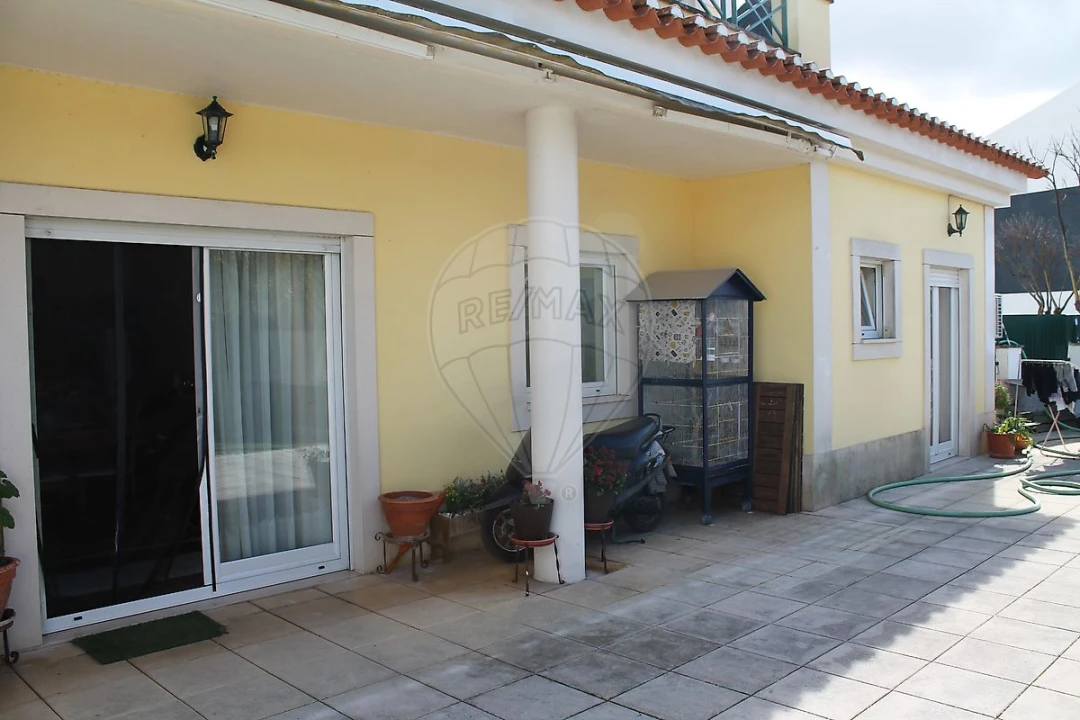 Moradia T3 para Venda em Aveiras de Baixo Foto 5