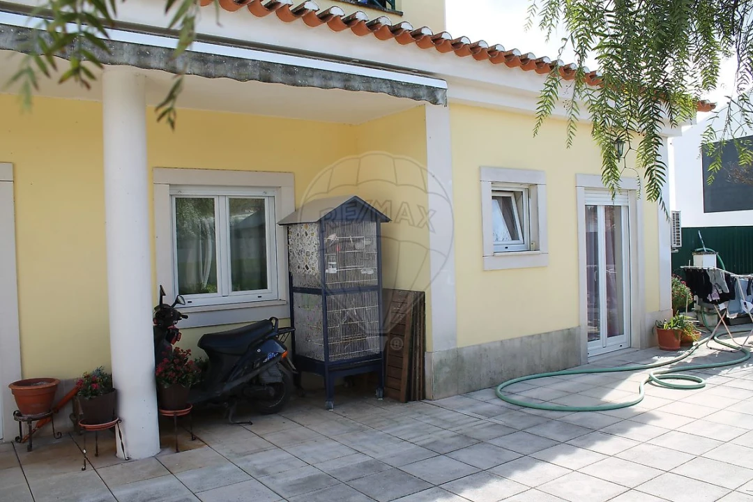 Moradia T3 para Venda em Aveiras de Baixo Foto 4