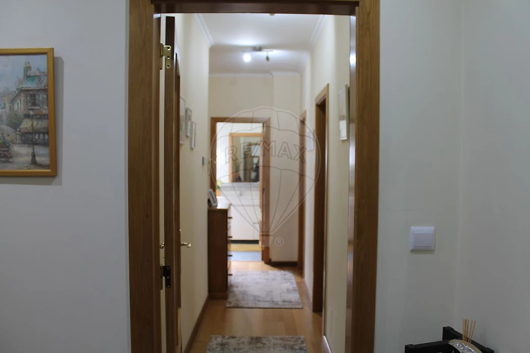 Moradia T3 para Venda em Aveiras de Baixo Foto 12