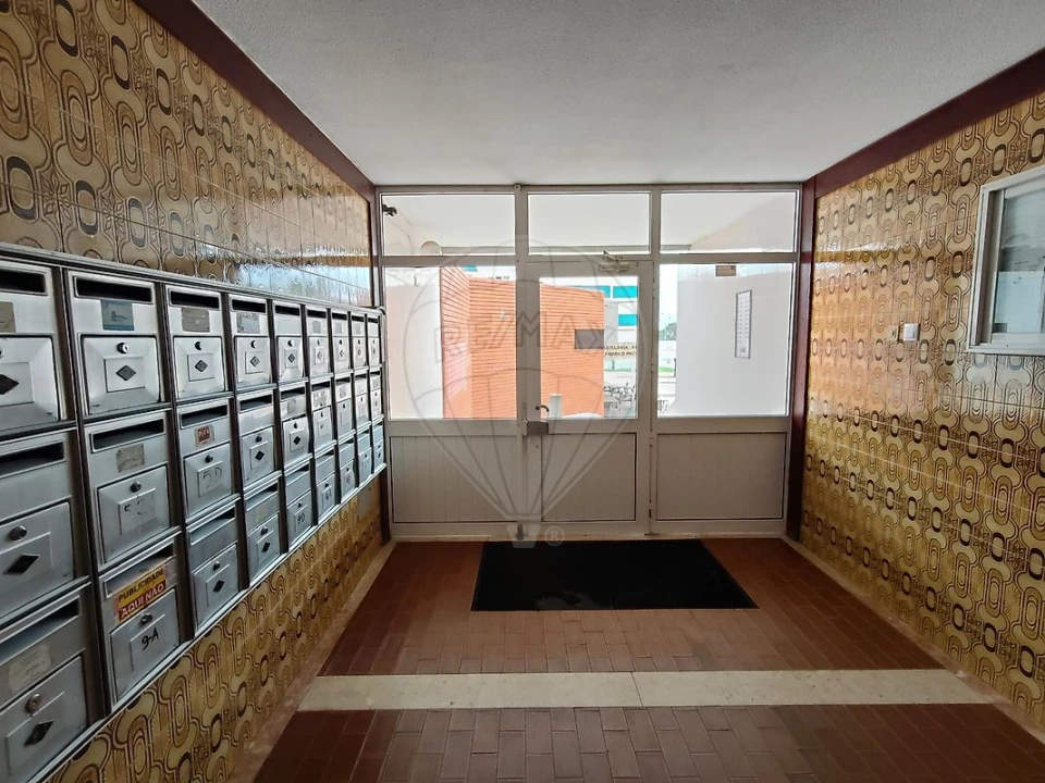 Apartamento T3 para Venda em Santo Antonio da Charneca Foto 2