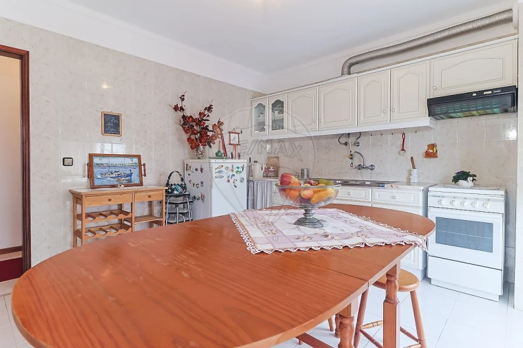 Apartamento T1 para Venda em Buarcos Foto 4