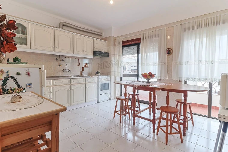 Apartamento T1 para Venda em Buarcos Foto 3