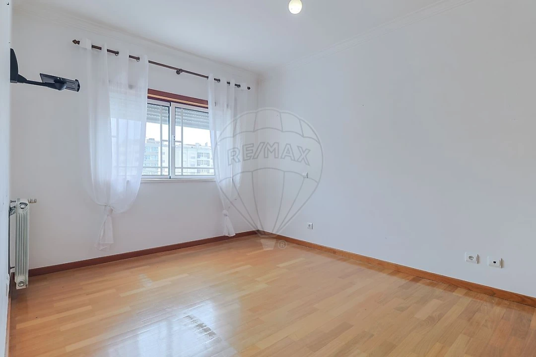 Apartamento T2 para Arrendamento em Tavarede Foto 14