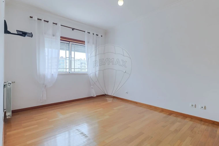 Apartamento T2 para Arrendamento em Tavarede Foto 14