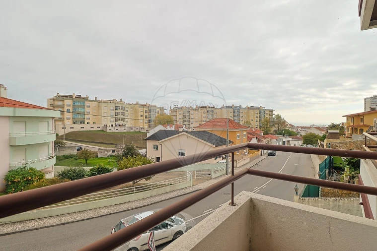 Apartamento T2 para Arrendamento em Tavarede Foto 13