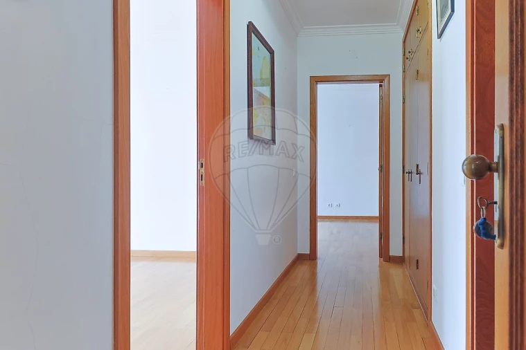 Apartamento T2 para Arrendamento em Tavarede Foto 3