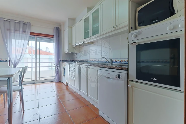 Apartamento T2 para Arrendamento em Tavarede Foto 8