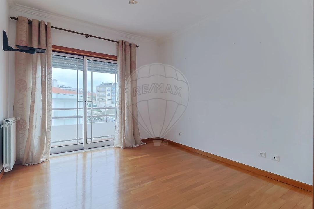 Apartamento T2 para Arrendamento em Tavarede Foto 19