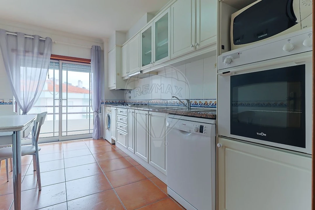 Apartamento T2 para Arrendamento em Tavarede Foto 8