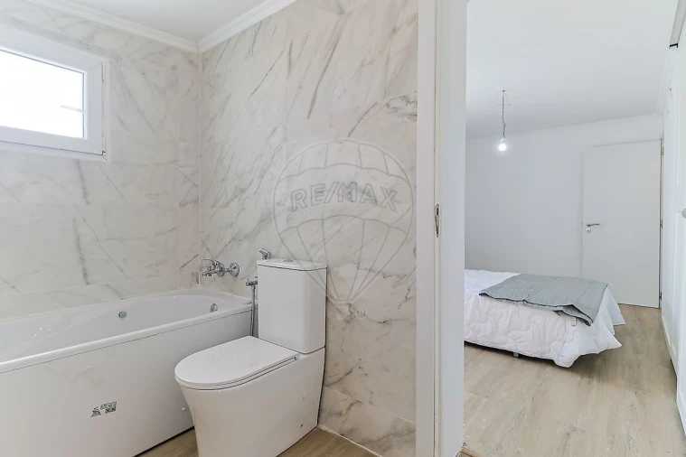 Moradia T2 para Venda em Poiares (Santo Andre) Foto 17