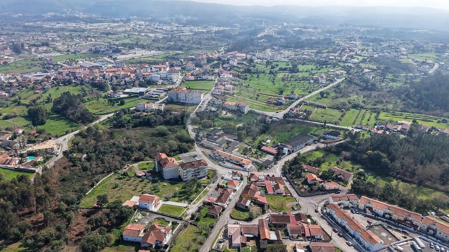 Moradia T2 para Venda em Poiares (Santo Andre) Foto 1