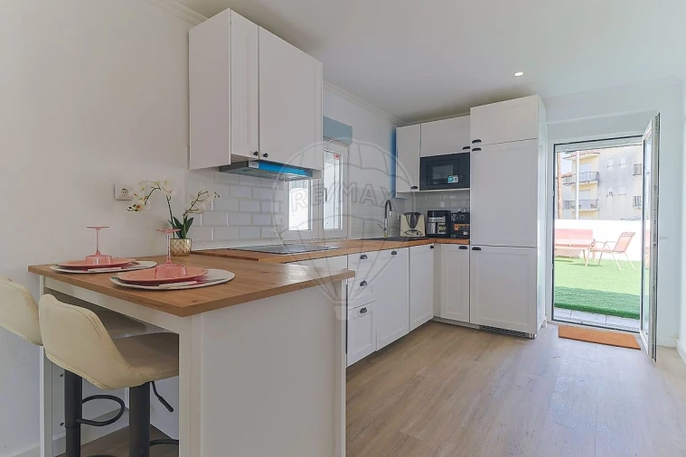 Moradia T2 para Venda em Poiares (Santo Andre) Foto 9