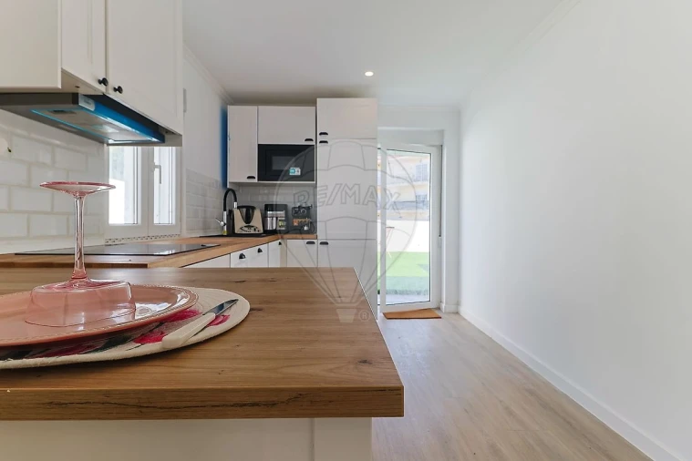 Moradia T2 para Venda em Poiares (Santo Andre) Foto 12