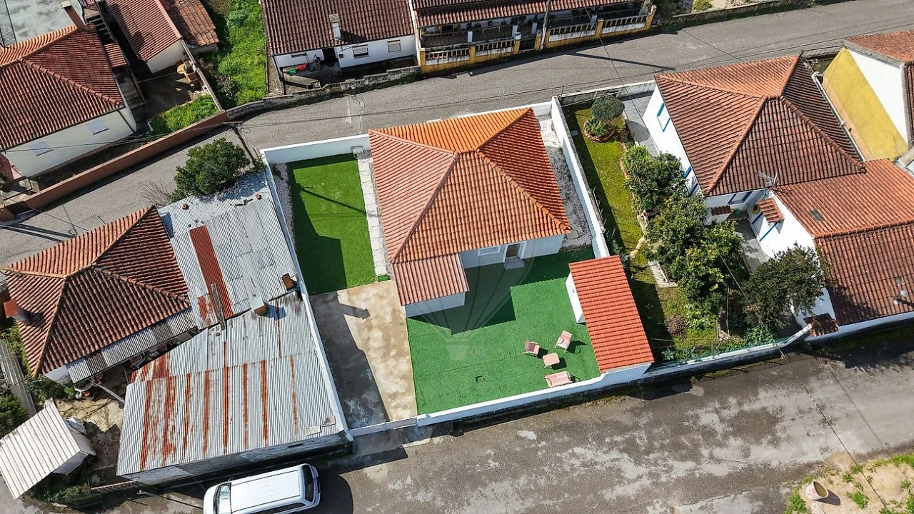 Moradia T2 para Venda em Poiares (Santo Andre) Foto 3