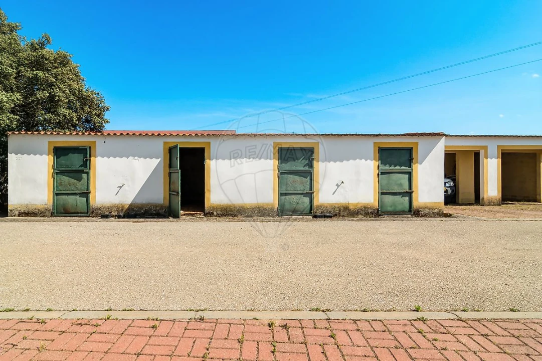 Moradia T4 para Venda em Bacelo e Senhora da Saúde Foto 7