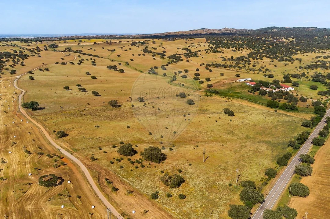 Moradia T4 para Venda em Bacelo e Senhora da Saúde Foto 44