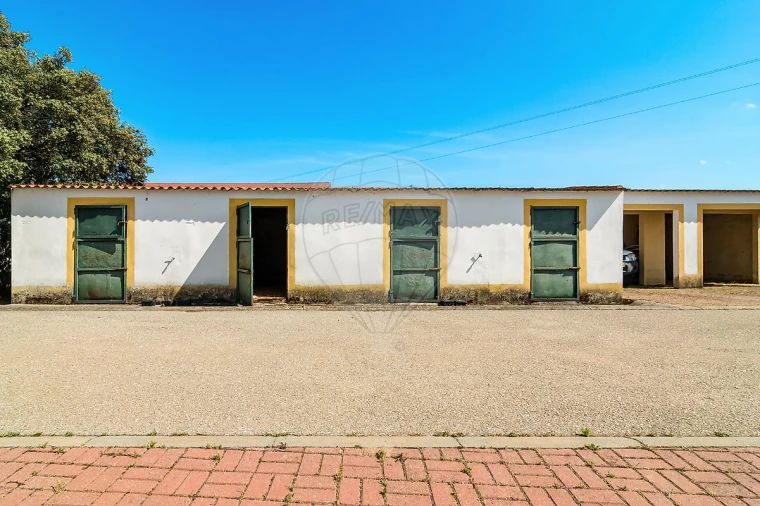 Moradia T4 para Venda em Bacelo e Senhora da Saúde Foto 7