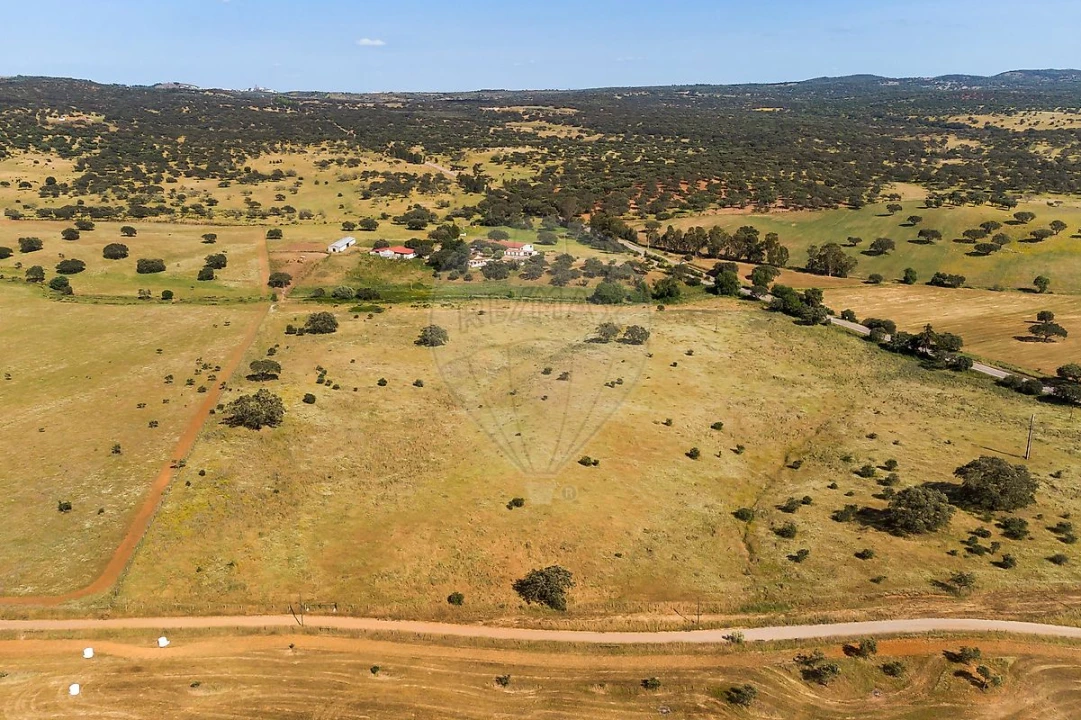 Moradia T4 para Venda em Bacelo e Senhora da Saúde Foto 45