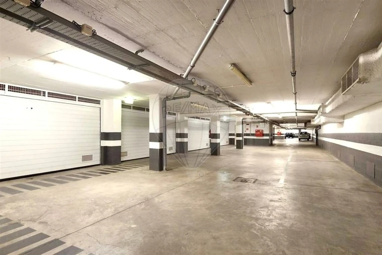 Apartamento T3 para Venda em Algés, Linda-A-Velha e Cruz Quebrada-Dafundo Foto 4