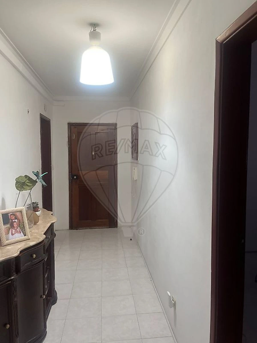 Apartamento T3 para Venda em Cacém e São Marcos Foto 2