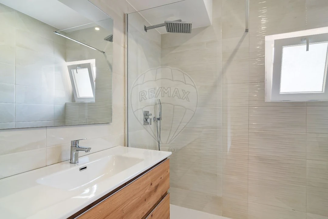 Apartamento T3 para Venda em Carcavelos e Parede Foto 10