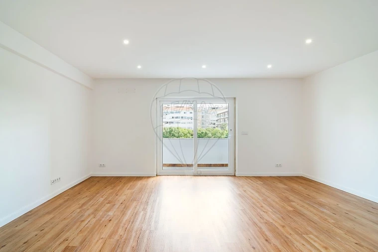 Apartamento T3 para Venda em Carcavelos e Parede Foto 3