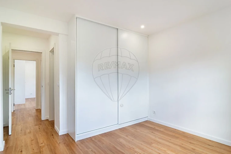 Apartamento T3 para Venda em Carcavelos e Parede Foto 11