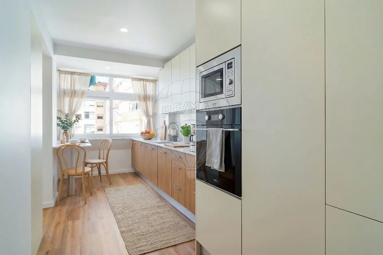 Apartamento T3 para Venda em Carcavelos e Parede Foto 16