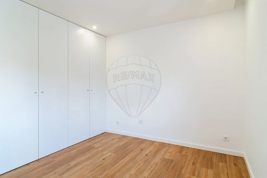 Apartamento T3 para Venda em Carcavelos e Parede Foto 8