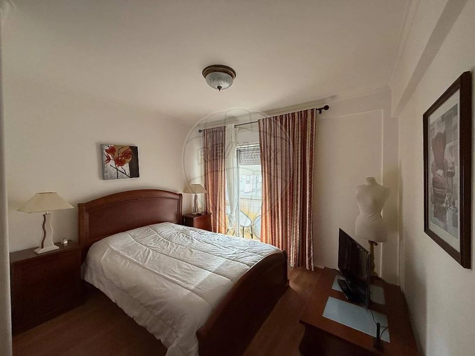 Apartamento T2 para Arrendamento em Encosta do Sol Foto 3
