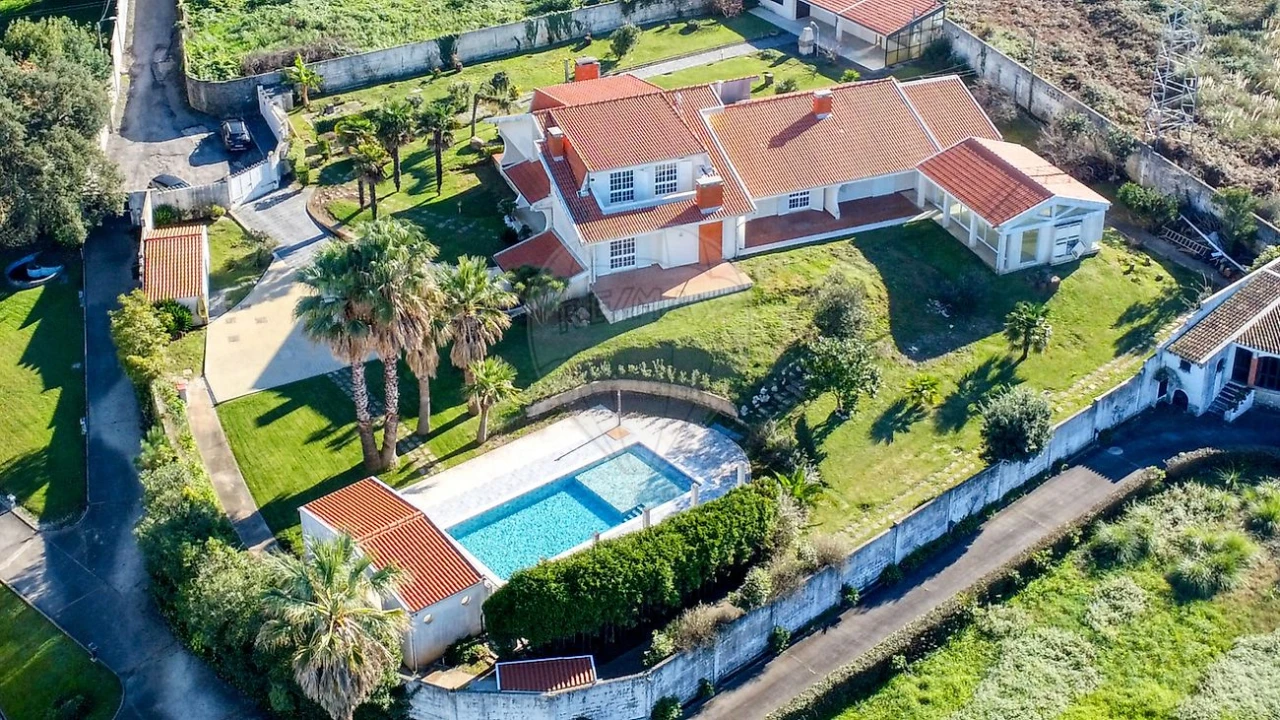 Moradia T10 para Venda em Arcozelo Foto 9