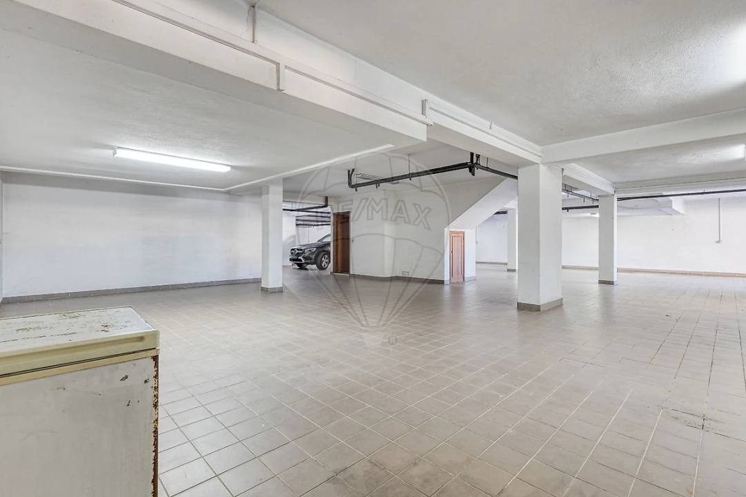 Moradia T10 para Venda em Arcozelo Foto 36