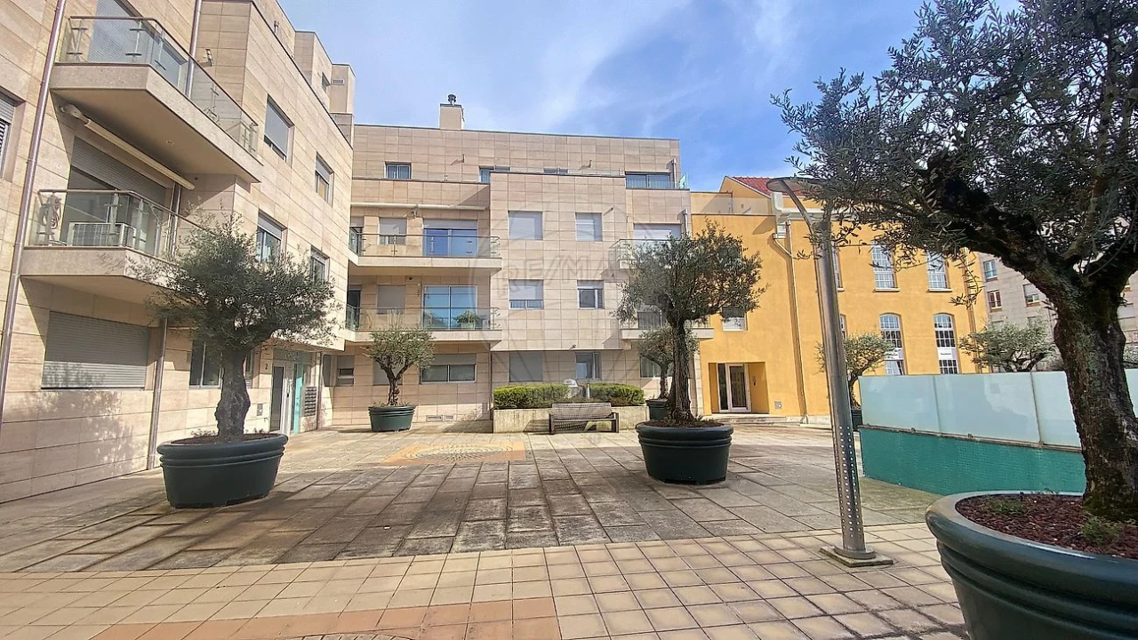 Apartamento T5 para Venda em Cedofeita, Santo Ildefonso, Sé, Miragaia, São Nicolau e Vitória Foto 13