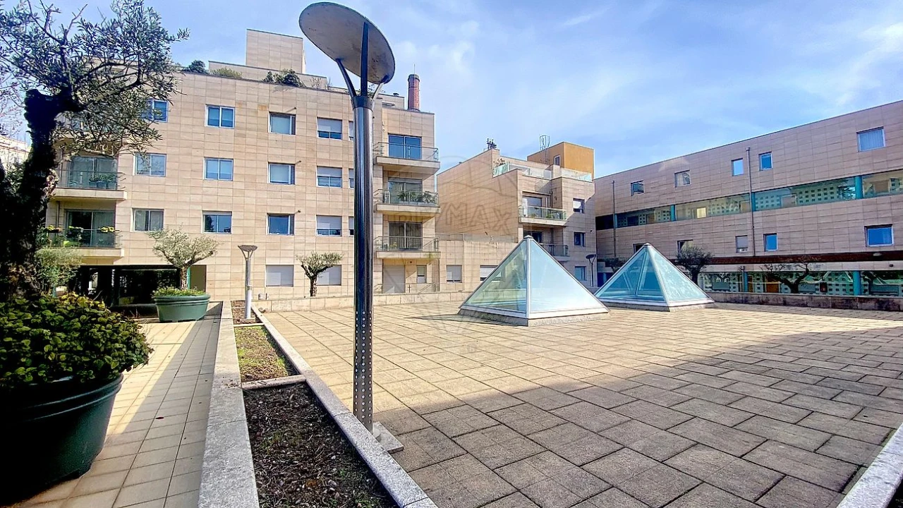 Apartamento T5 para Venda em Cedofeita, Santo Ildefonso, Sé, Miragaia, São Nicolau e Vitória Foto 12