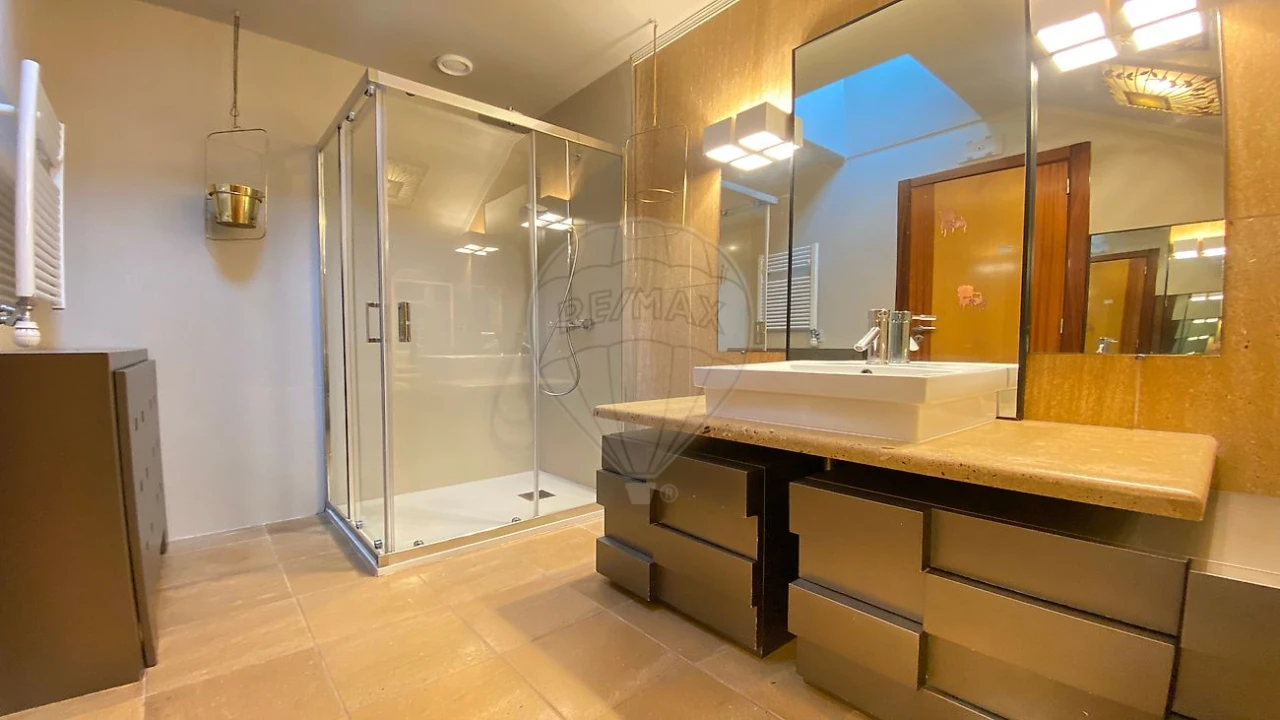 Apartamento T5 para Venda em Cedofeita, Santo Ildefonso, Sé, Miragaia, São Nicolau e Vitória Foto 31