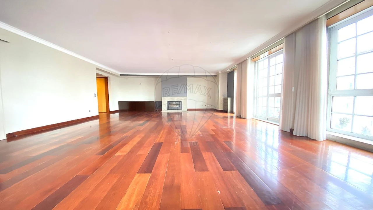 Apartamento T5 para Venda em Cedofeita, Santo Ildefonso, Sé, Miragaia, São Nicolau e Vitória Foto 24