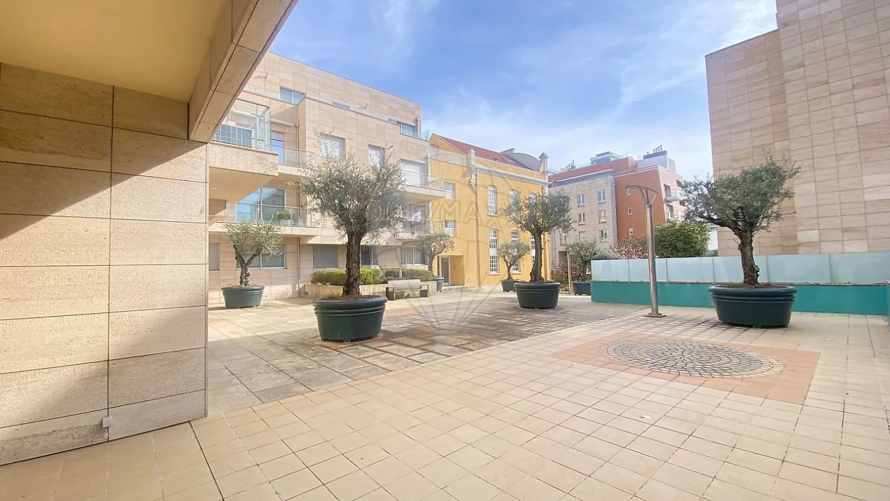 Apartamento T5 para Venda em Cedofeita, Santo Ildefonso, Sé, Miragaia, São Nicolau e Vitória Foto 7