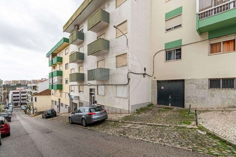 Apartamento T2 para Venda em Vialonga Foto 1